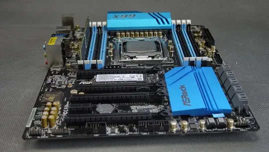 Купити материнская плата ASRock X99 Extreme4 Purity Sound 2 (s2011-3, Intel X99, 4x PCI-Ex 16)