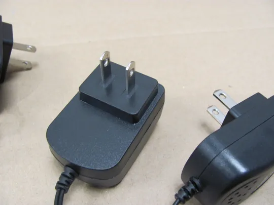 адаптер живлення S004LU0900050 9V 500mA 5,5 x 2,1 mm оригінал ЦІКАВИТЬ ОПТ Інтернет-аукціон