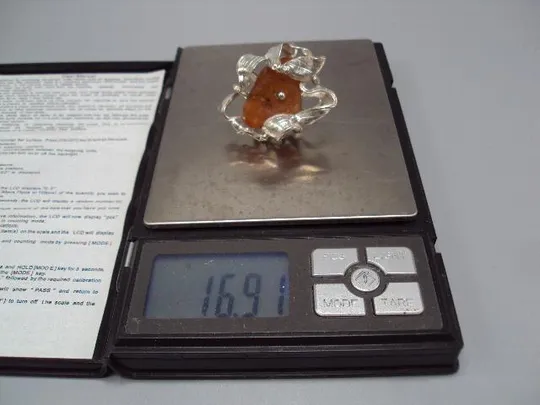 Женское кольцо листья листочки янтарь серебро 925 проба Украина вес 16,91 г 20 размер новое №14373 Характеристики