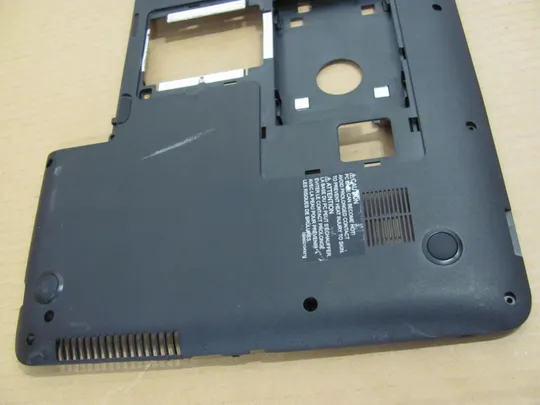 номер0017-6 Кришка дно піддон корпуса 13N0-ZXA0201 H000037400 для Toshiba Satellite C875, S870, S875, C870, L870, L870D оригінал З аукціону