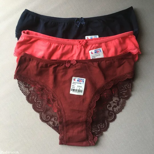 Трусики бразиліани (комплект 3 шт) з бавовни і мережива Miss blue moon синій/рожевий/бордо розмір S Ціна