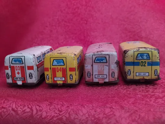 Купити Четыре РАФ 977.Металл.Все службы:01,02,03,04. 60-е годы СССР.