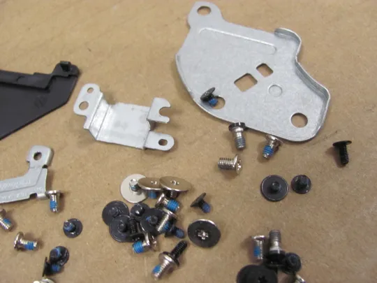 номер0777-39 комплектуюче кріплення гвинти для Dell Alienware M15 R2  оригінал З аукціону