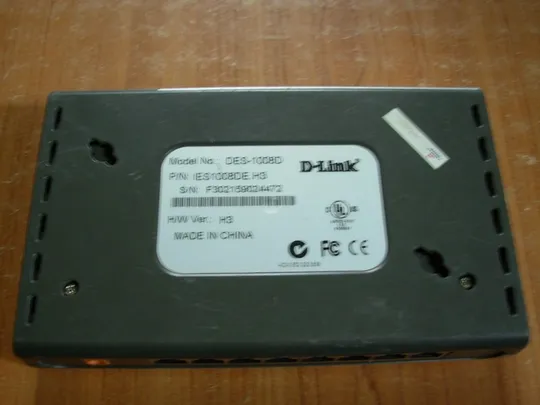 Комутатор-маршрутизатор D-link DES 1008 D З аукціону