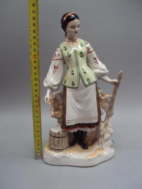Фигура фарфор статуэтка Барановка девушка у плетня с коромыслом 1960 г. целая РЕДКАЯ 27 см №1358 Ціна