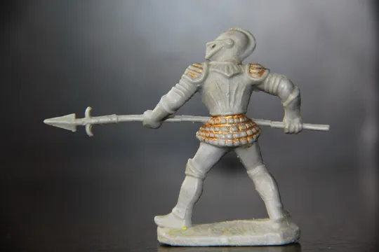 Купити рыцарь идущий с алебардой  65-70мм  PLAHO-MAROLIN ГДР