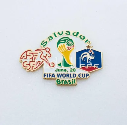 фото, Футбол - матчевый значок из серии  "Чемпионат Мира 2014"   Швейцария - Франция