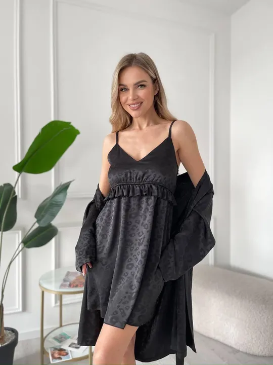 Шовковий комплект халат і сорочка принт леопардовий чорний Продаж