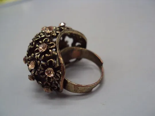 Бижутерия женское безразмерное кольцо цветы ажурное цветочки металл (нет 2 камушка) №13608 З аукціону