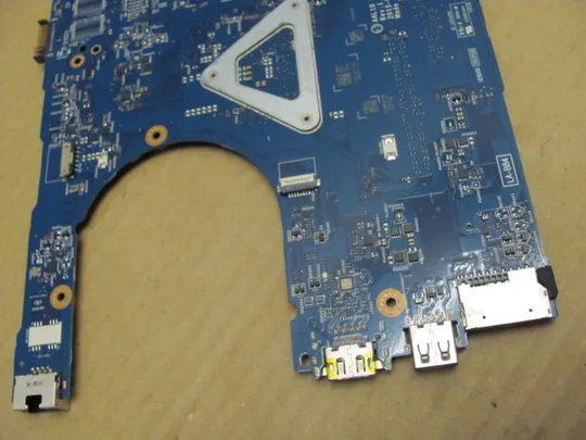 номер0201-28 материнська плата, Mainboard,Материнка,Основна плата,Системна плата,Плата системи,Laptop motherboard,мамка, ноутбучна плата AAL10 LA-B843P i3-4005U SR1EK  для   Dell Inspiron 15-5558, 5758  5358 5458 5558 Vostro 5558  оригінал Характеристики