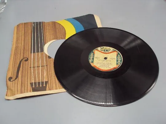 Пластинка Вишневый сад и Песня о Варшаве Лазаренко эстрадный оркестр Столяров рижский завод №15345МЯ Ціна