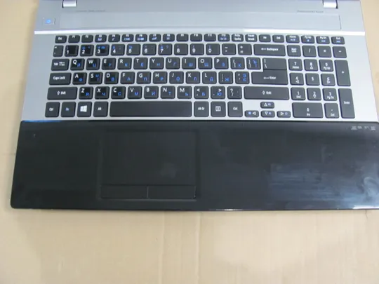 1342 ACER Aspire V3-731 17,3&quot; HD+ i5 3210m 2,5Ghz / 4Gb / 120ssd / 700hdd / WebCam  + блок живлення На торгах