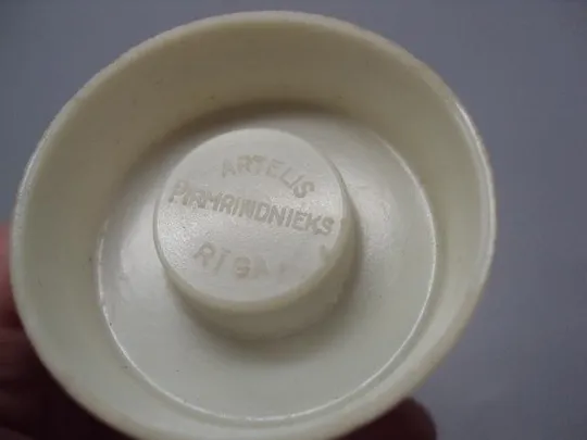 Бутылочка парфюмерия флакон Красная шапочка рига Artelis Pirmrindnieks Riga высота 9,8 см №13802 Інтернет-аукціон