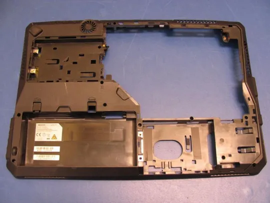 №50-3 Кришка (дно, корито, піддон) корпуса для MEDION ERAZER X6811 оригінал Ціна