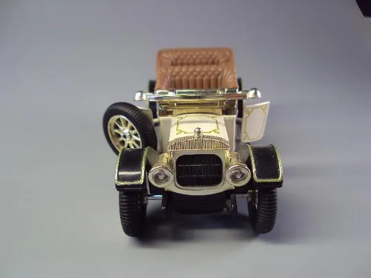 машинка baidercor diecast cars toys 1:32 Oldtimer Китай высота 6,5 см, длина 12 см №11095 З аукціону