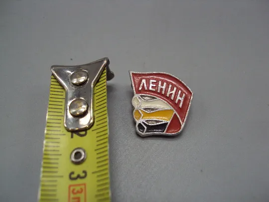 Знак Ленин ссср дружба народов руки флаг №17622 Ціна