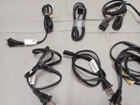 1046 МЕГА Лот мережеві кабеля З аукціону