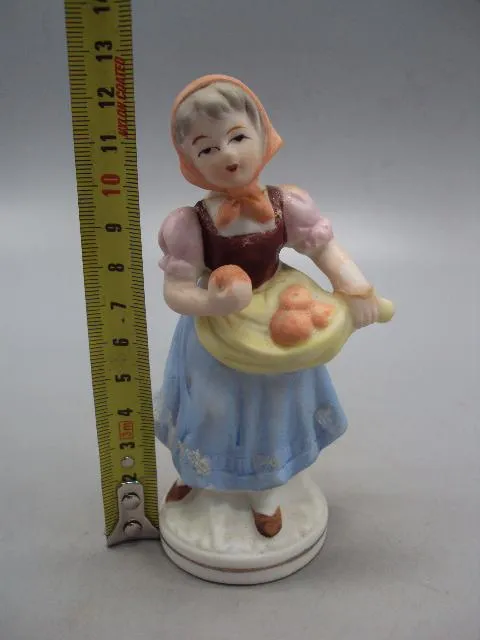 Фигура фарфор статуэтка Германия девочка с яблоками высота 12,3 см под реставрацию №596м Недорого