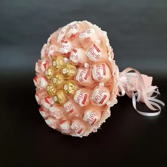 Букет з цукерок Рафаелло Raffaello (26 шт.) Ферреро (7 шт.) у руку житовань Ціна