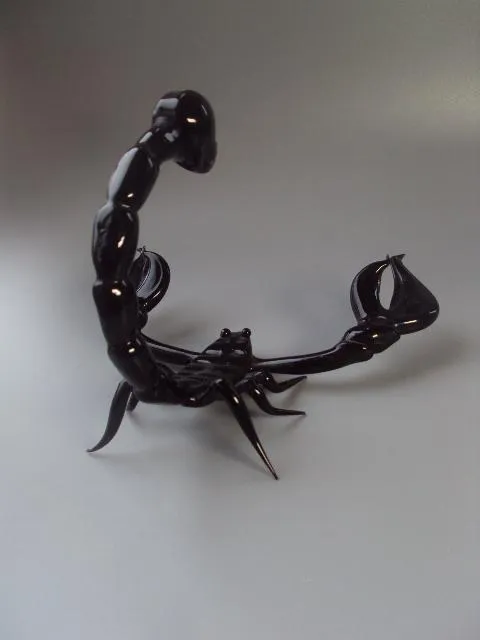 Фигура стекло скорпион большой целый №10000 Де купити