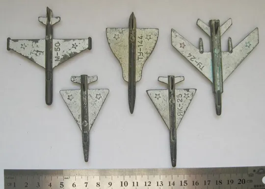 Літаки /самолеты/ - ТУ-24, ТУ-144, М-50, ЯК-25 = солдатики - фигурки = СРСР -СССР = метал = 5 шт. З аукціону