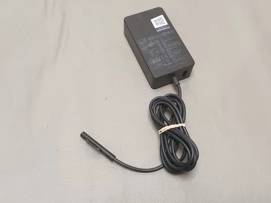 0934с адаптер живлення  MICROSOFT 1706 15.0V 4.0A 60.0W Ціна