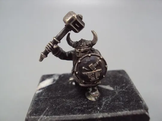 Купити Фигура на подставке статуэтка викинг варвар варяг вес 87,43 г высота 4,9 см размер 4,4х3,2 см №14358