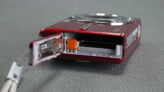 Цифровой фотоаппарат 7.2Mpix Kodak EasyShare MD763 + x3.0 Optical Aspheric lens Вживане Де купити