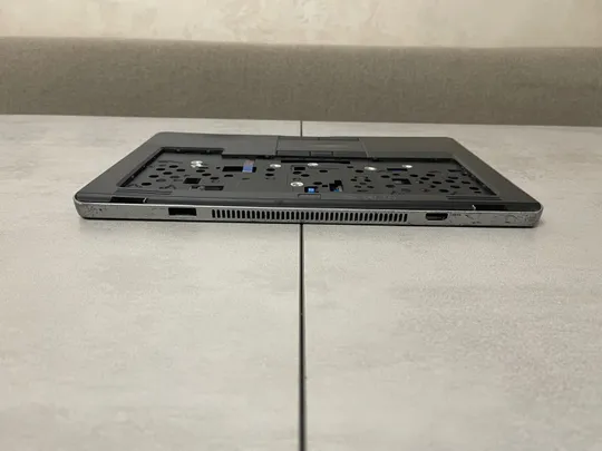 Dell Latitude e6430u: корпус, топкейс, верхня частина корпусу, кришка клавіатури, Palmrest ,сервісна кришка та ін Продаж