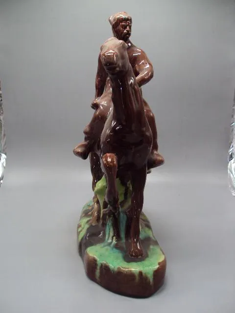 Фигура керамика статуэтка майолика козак на коне на лошади высота 38 см №14722 Недорого