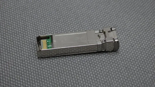 Купити Трансивер SFP IBM FINISAR 8G Fibre Channel (8GFC) 150m SFP+ (FTLF8528P2BCV-QL)