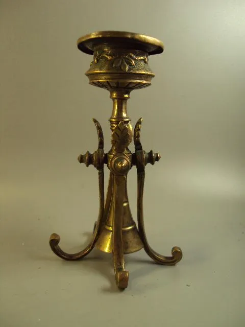 Подсвечник латунь на 4 ноги листочки маленький высота 12 см №677 Ціна