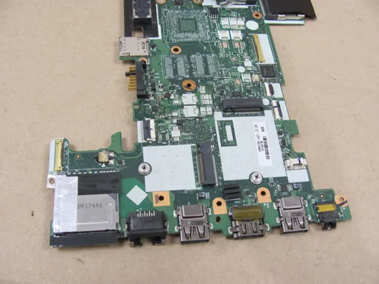 624-4  материнська плата CT470 NM-A931 SR2F0 i5-6300U для Lenovo ThinkPad  T470 оригінал Продаж