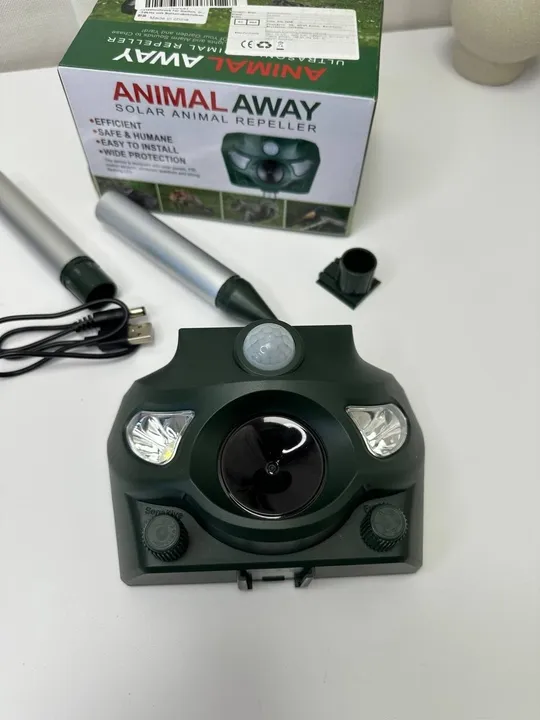 Купити Ультразвуковий відлякувач тварин,із звуковим сигналом і спалахом Solar Animal Repeller (24)