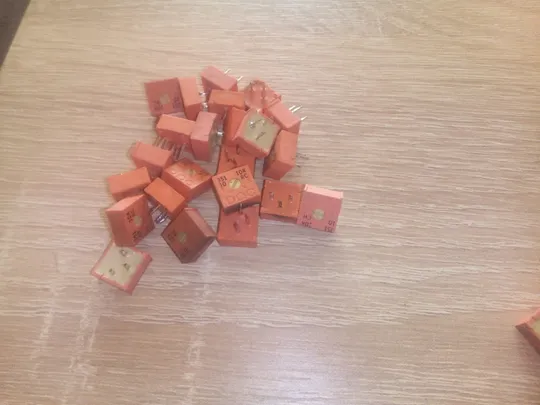 Підстроєчні резистори (потенціометри) лот1 шт Ціна