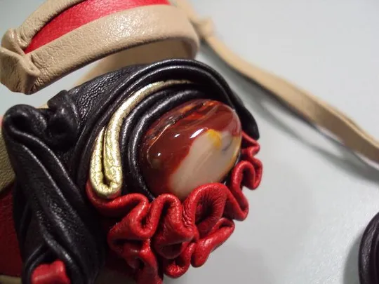 Бижутерия дизайнерский набор браслет и подвеска кулон цветок цветочек кожа и яшма №11252м З аукціону