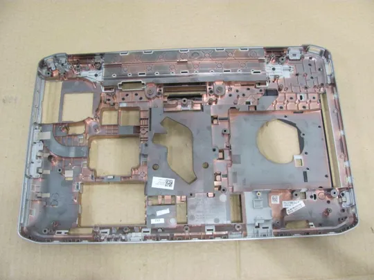 Купити номер0023-3 Кришка, дно, піддон корпуса,Нижний корпус(дно)для ноутбука,низ,дно,поддон,Нижняя часть AP0M1000700 053FCF для DELL LATITUDE E5530 оригінал