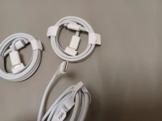 0589C  шнур USB Apple USB-C–A 3 шт Продаж