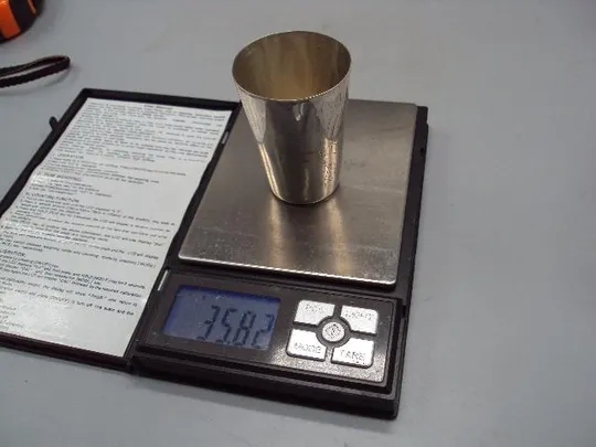 Рюмка стопка резьба цветок и листья серебро клеймо голова вес 35,82 г размер 6,3х4,5 см №14320 Де купити