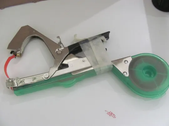 Тапенер для підв'язки, садовий степлер Tapetool, зелений (19) Інтернет-аукціон