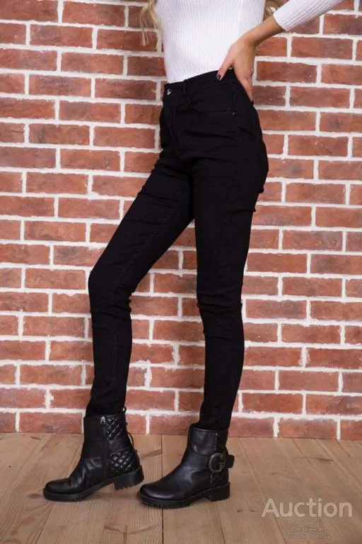 Стрейчевые женские джинсы, черного цвета, 167R2023-3 З аукціону