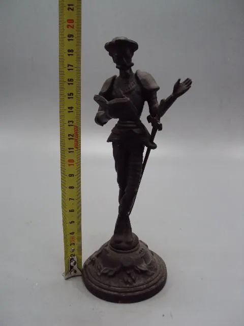 Купити Фигура чугун Касли статуэтка Дон Кихот со шпагой и книгой высота 19 см (№ 757) №14001