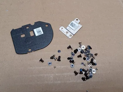 фото, номер1057-42 комплектуюче кріплення гвинти для DELL ALIENWARE X17 R1 R2 оригінал