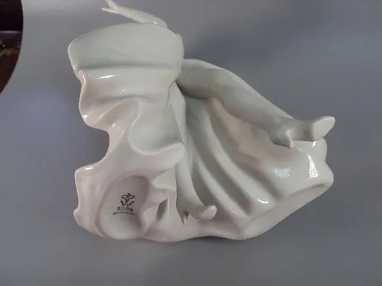 Фигура фарфор статуэтка Германия Валлендорф танцовщица девушка танцует 23,5см под реставрацию №11965 Недорого