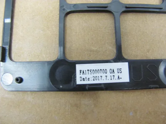 807-8 рамка клавіатури 0HP0P4 0K2R0W FA1TS000700 для Dell Precision 7510 7520 P53F оригінал Де купити