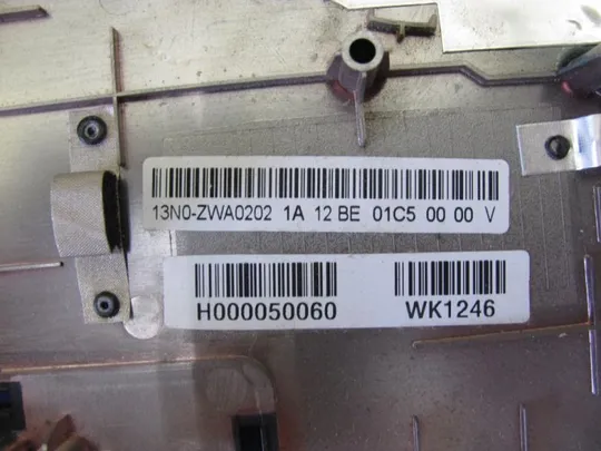 №55-1 Кришка (дно, корито, піддон) корпуса 13N0-ZWA0202 для TOSHIBA SATELLITE L850 -1LW оригінал Де купити
