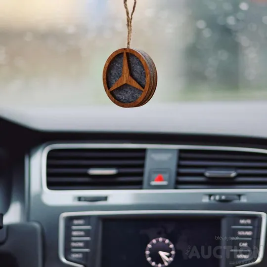 Автомобільний освіжувач повітря з парфумованою олією з логотипом ercedes Інтернет-аукціон