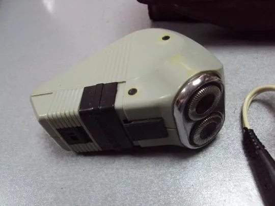 Электрическая бритва электробритва Харьков 44 с футляром №1330 Інтернет-аукціон