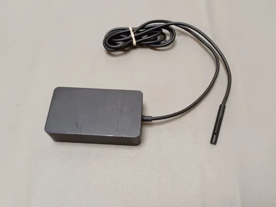 0615C  адаптер живлення MICROSOFT 1706 15V Ціна