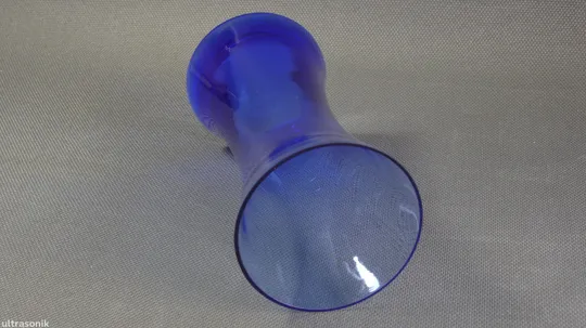 Ваза для квітів синя кобальтова радянське кольорове скло Вживане З аукціону